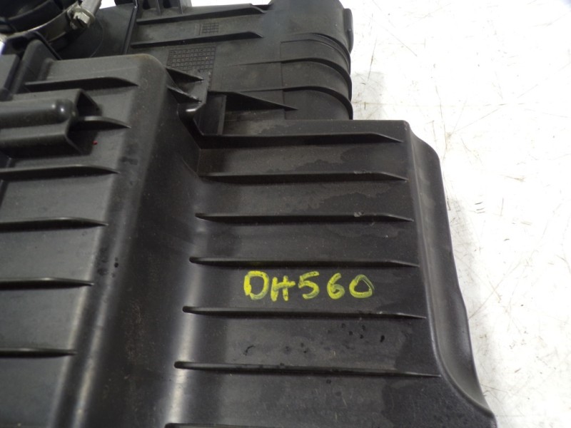 Recambio de filtro aire para citroën c4 cactus 1.2 12v vti referencia OEM IAM 9670851880  