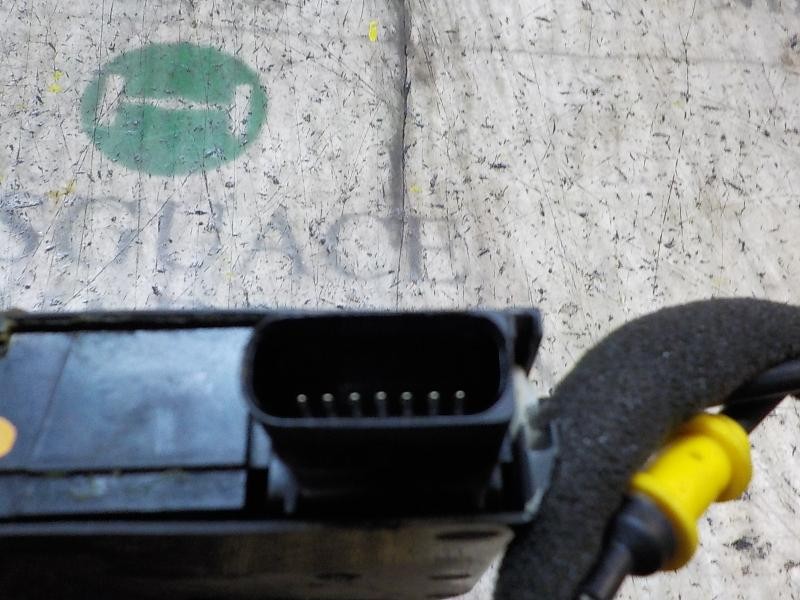 Recambio de cerradura puerta trasera izquierda para peugeot 308 1.6 hdi referencia OEM IAM 9807954880  