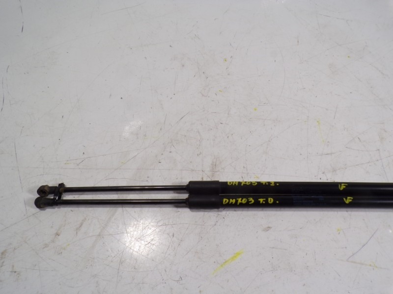 Recambio de amortiguadores maletero / porton para seat arona 1.0 tsi referencia OEM IAM 6F9827550A  