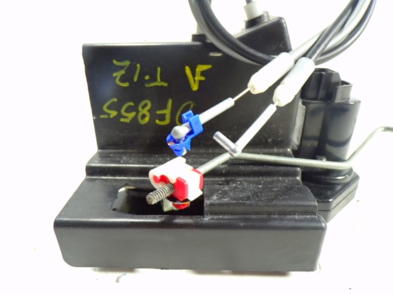 Recambio de cerradura puerta trasera izquierda para ssangyong rodius 2.2 td cat referencia OEM IAM   