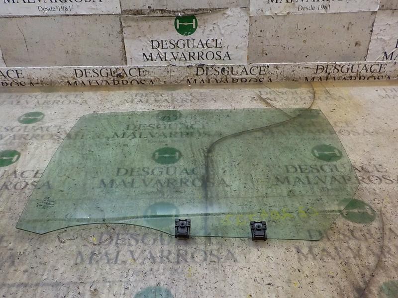 Recambio de cristal puerta trasero izquierdo para peugeot 308 1.6 hdi referencia OEM IAM 9677868980  