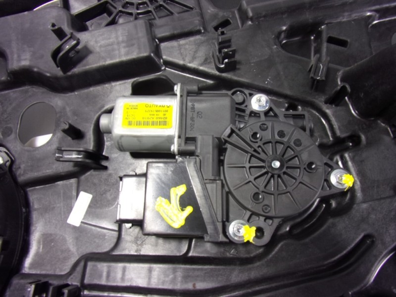 Recambio de elevalunas delantero derecho para kia cee´d 1.6 gdi cat referencia OEM IAM 82460A2010 82480A2311 