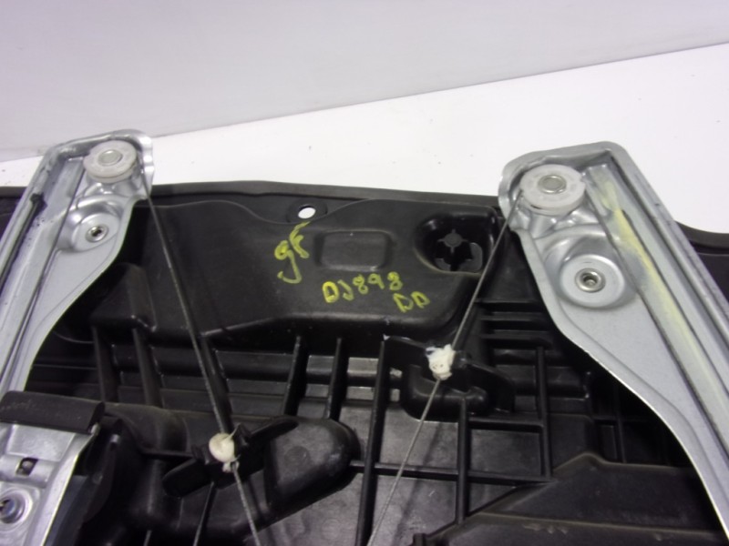 Recambio de elevalunas delantero derecho para kia cee´d 1.6 gdi cat referencia OEM IAM 82460A2010 82480A2311 