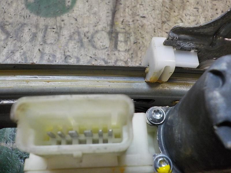 Recambio de elevalunas trasero izquierdo para peugeot 308 1.6 hdi referencia OEM IAM 9816273680  