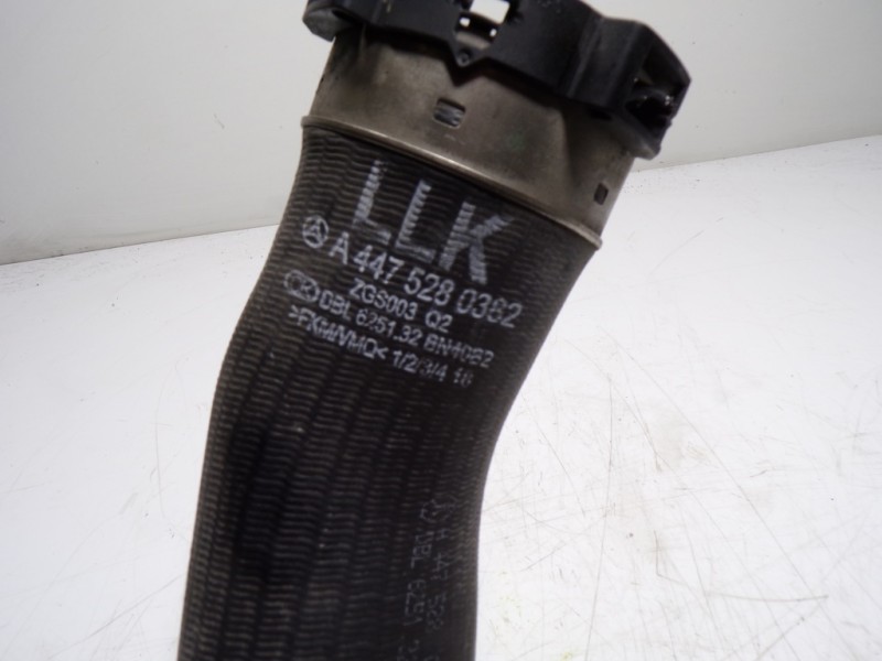 Recambio de tubo intercooler para mercedes-benz vito kasten 2.1 cdi cat referencia OEM IAM  A4475280382 
