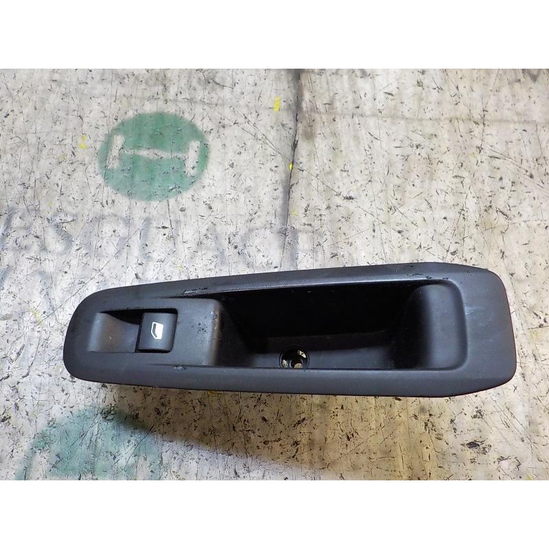 Recambio de mando elevalunas trasero izquierdo para peugeot 308 1.6 hdi referencia OEM IAM 96762292ZD  