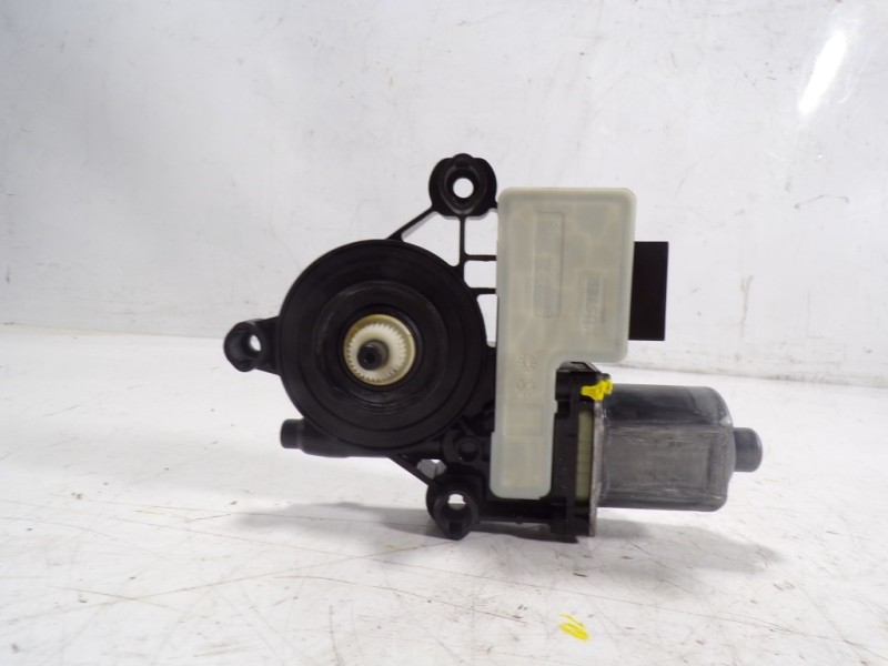 Recambio de motor elevalunas trasero derecho para seat arona 1.0 tsi referencia OEM IAM 5Q0959812D 5Q0959812D 