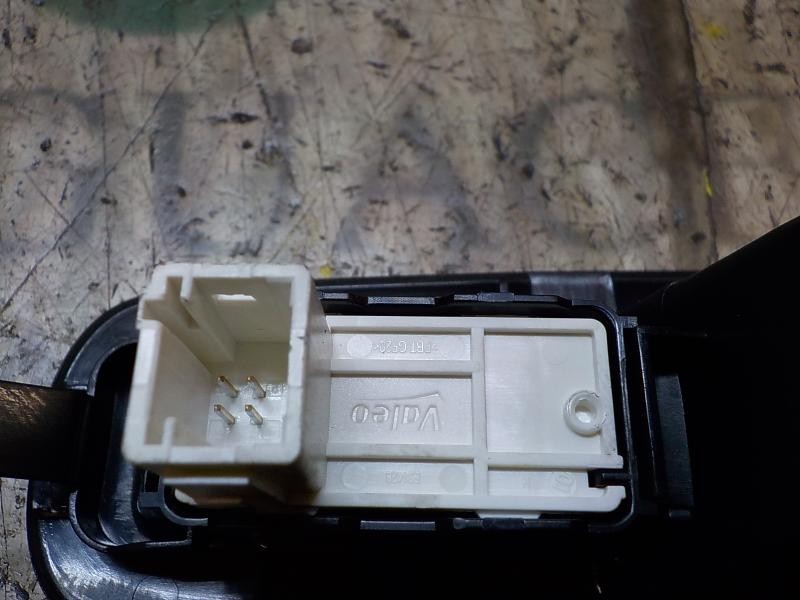 Recambio de mando elevalunas trasero izquierdo para peugeot 308 1.6 hdi referencia OEM IAM 96762292ZD  