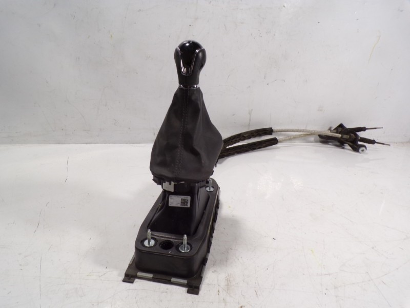 Recambio de palanca cambio para seat arona 1.0 tsi referencia OEM IAM 2Q0711049J 2Q0711049J 