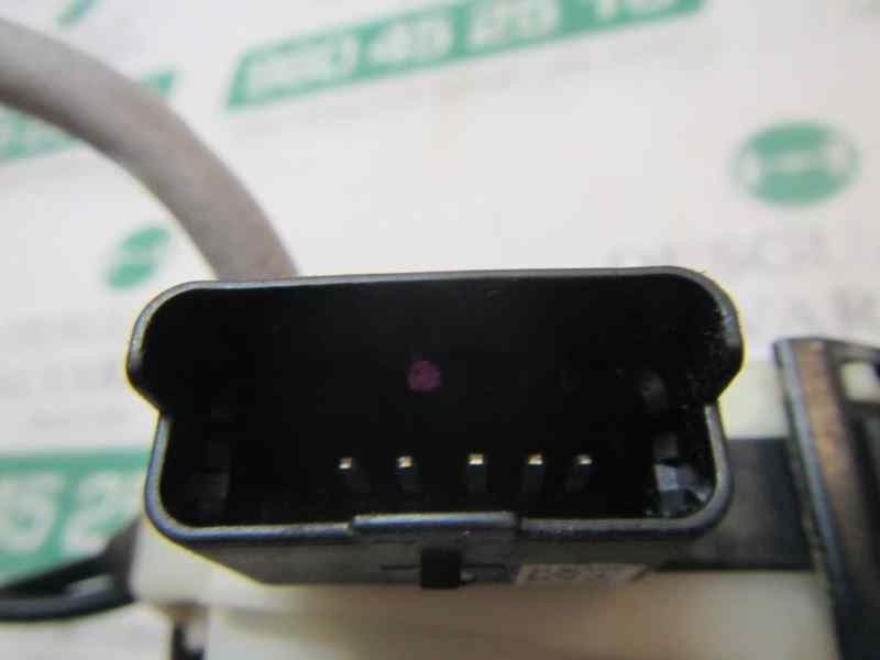 Recambio de cerradura puerta delantera derecha para peugeot 208 1.2 12v vti referencia OEM IAM 9812500780  