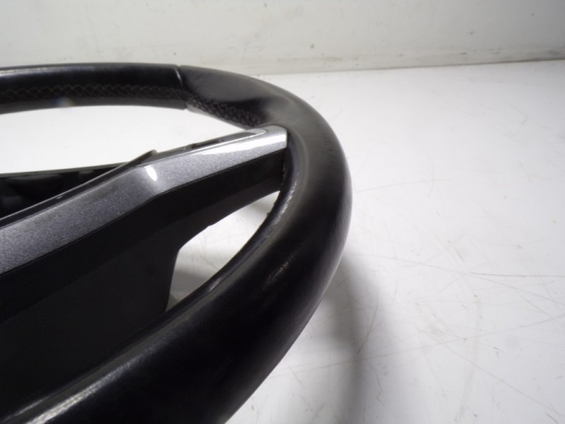 Recambio de volante para skoda rapid 1.6 tdi dpf referencia OEM IAM 5L0419091GMCR 5L0419091G 