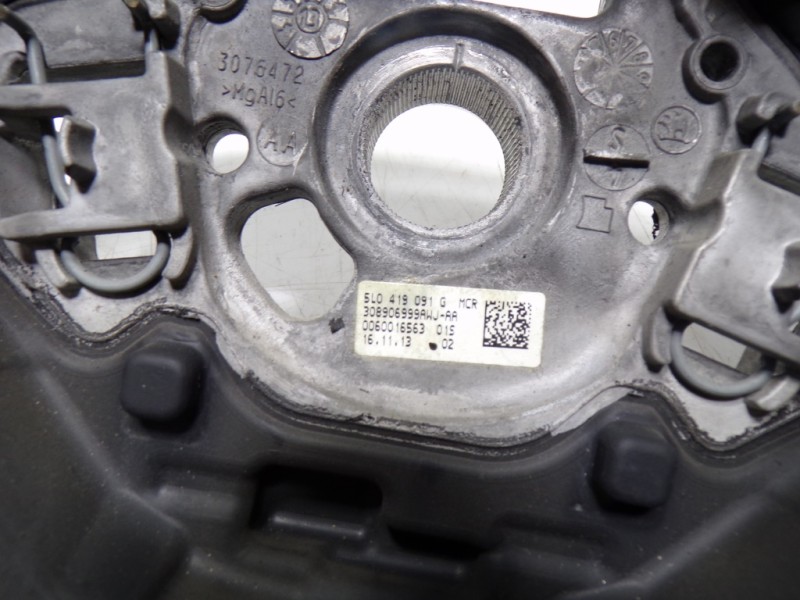 Recambio de volante para skoda rapid 1.6 tdi dpf referencia OEM IAM 5L0419091GMCR 5L0419091G 