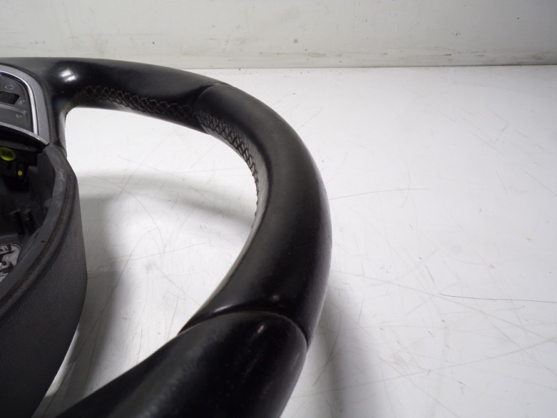 Recambio de volante para skoda rapid 1.6 tdi dpf referencia OEM IAM 5L0419091GMCR 5L0419091G 