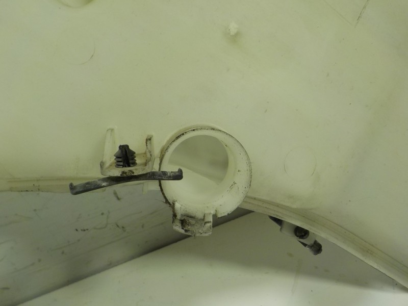 Recambio de deposito limpia para bmw x1 (e84) sdrive 20d referencia OEM IAM 61667238666 2992304 