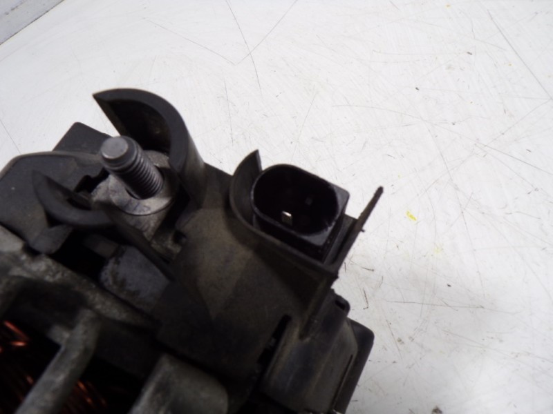 Recambio de alternador para volvo c30 1.6 diesel cat referencia OEM IAM 36012505 30659390 TG15C186