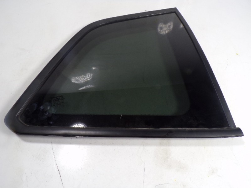 Recambio de cristal custodia trasero derecho para ssangyong rodius 2.2 td cat referencia OEM IAM   