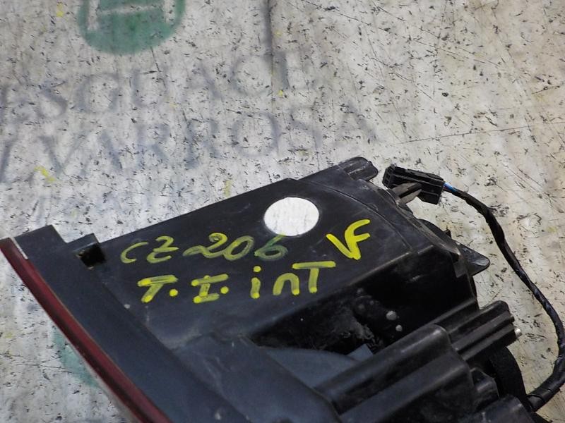 Recambio de piloto trasero izquierdo interior para peugeot 308 1.6 hdi referencia OEM IAM 9677818380  