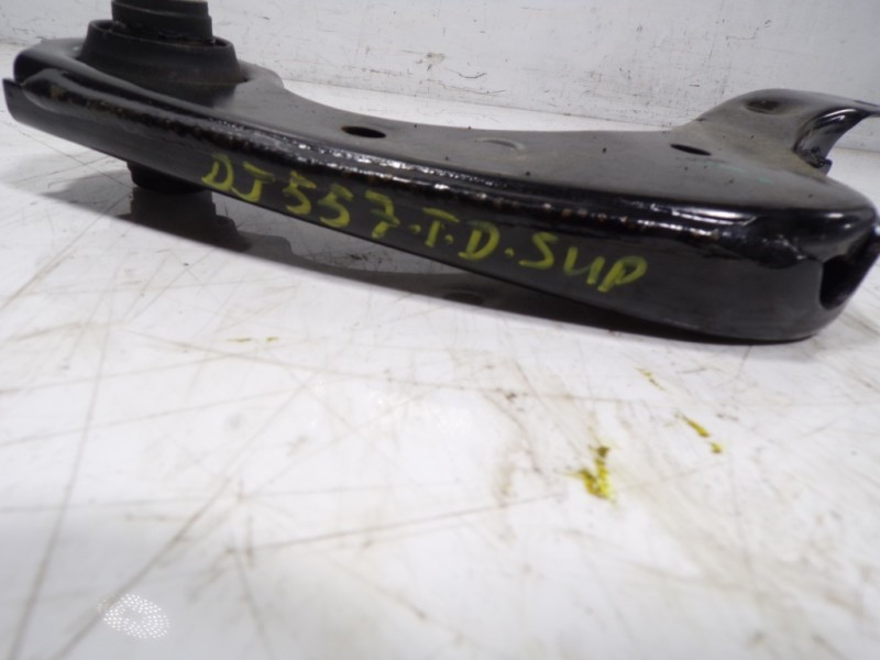 Recambio de brazo suspension superior trasero derecho para toyota c-hr 132 kw referencia OEM IAM 48770F4010  