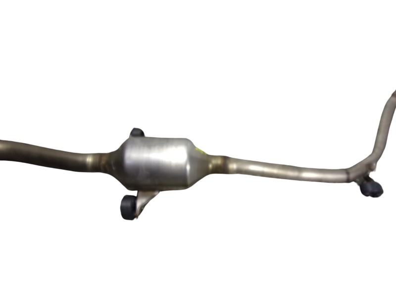Recambio de catalizador para toyota corolla cross hybrid 1.8 referencia OEM IAM 1741037F20  
