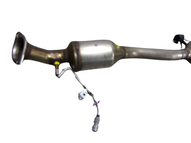 Recambio de catalizador para toyota corolla cross hybrid 1.8 referencia OEM IAM 1741037F20  