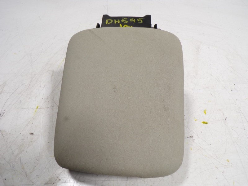 Recambio de apoyabrazos central para volvo c30 1.6 diesel cat referencia OEM IAM  39816544 