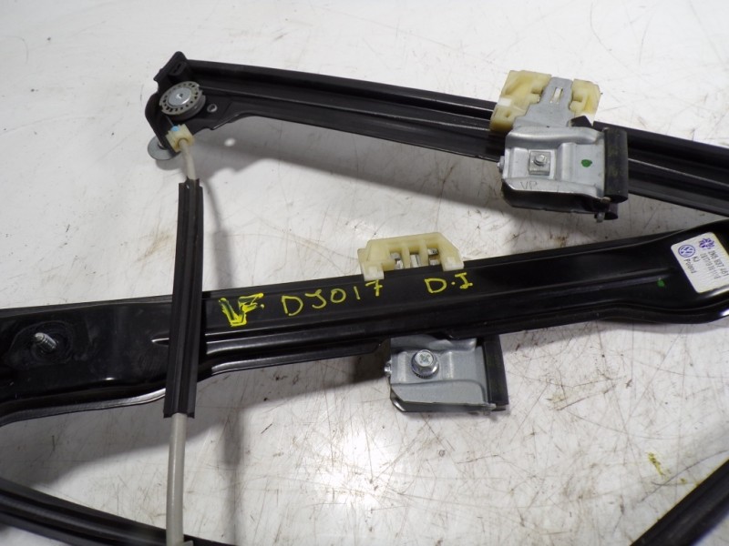 Recambio de elevalunas delantero izquierdo para volkswagen caddy furgón/kombi 2.0 tdi referencia OEM IAM 2K5837461 2K5837461 