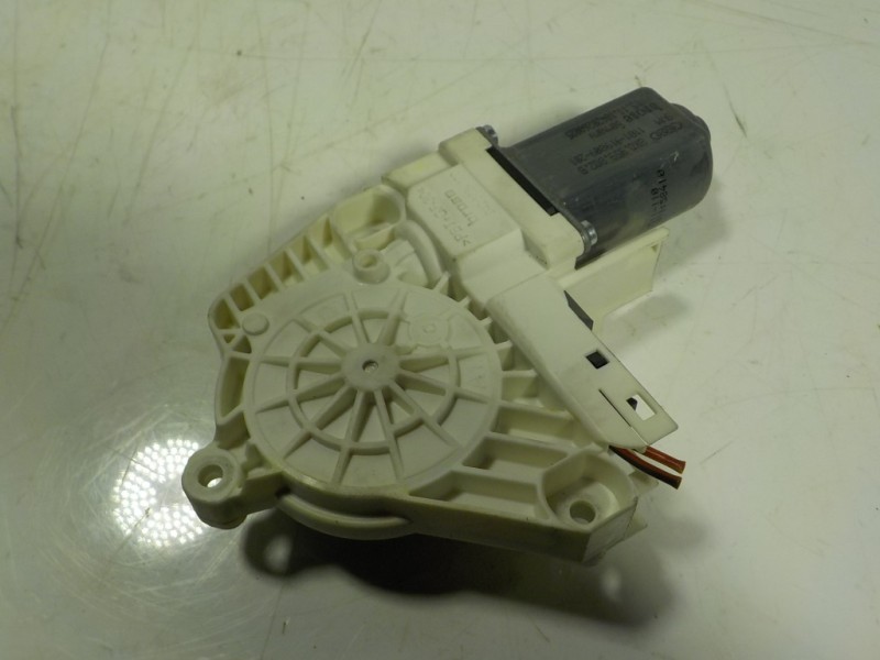 Recambio de motor elevalunas delantero derecho para audi q5 (8r) 3.0 tdi referencia OEM IAM 8K0959802B 8K0959802B 