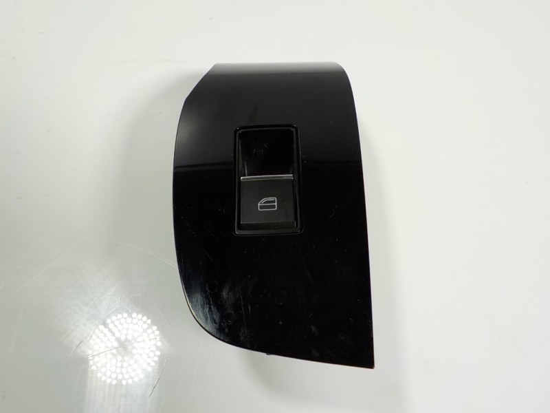 Recambio de mando elevalunas delantero derecho para mazda 3 berlina (bp) evolution referencia OEM IAM  BDGF66370 