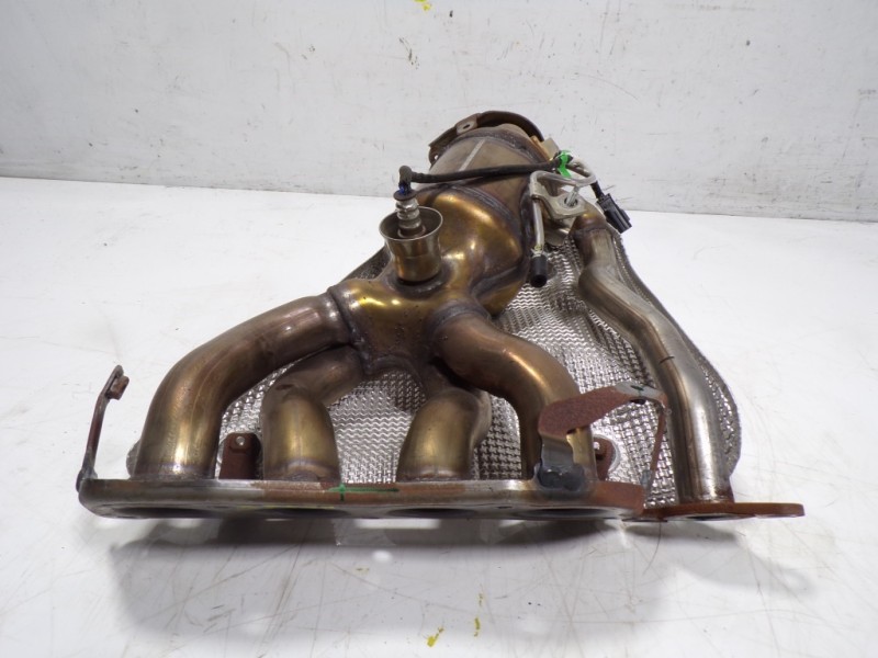 Recambio de catalizador para toyota c-hr 132 kw referencia OEM IAM 17141F2050  