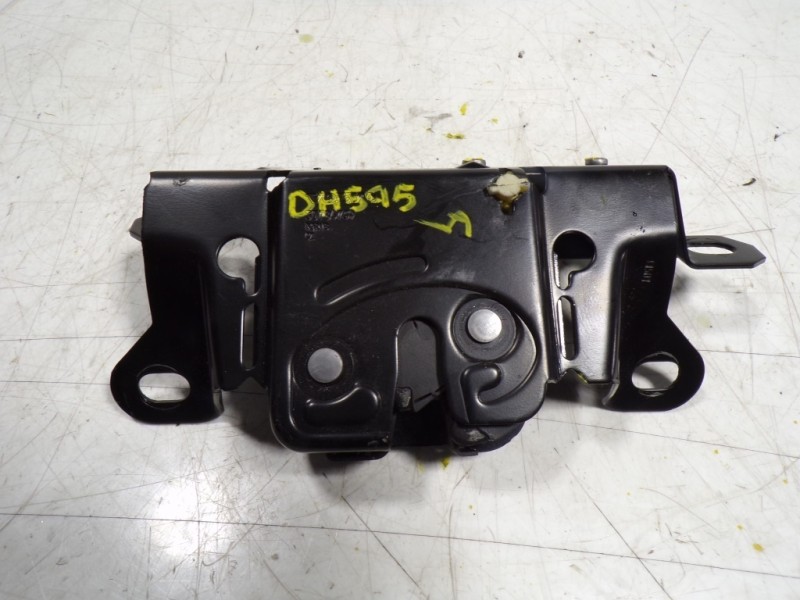 Recambio de cerradura maletero / porton para volvo c30 1.6 diesel cat referencia OEM IAM 30784739  