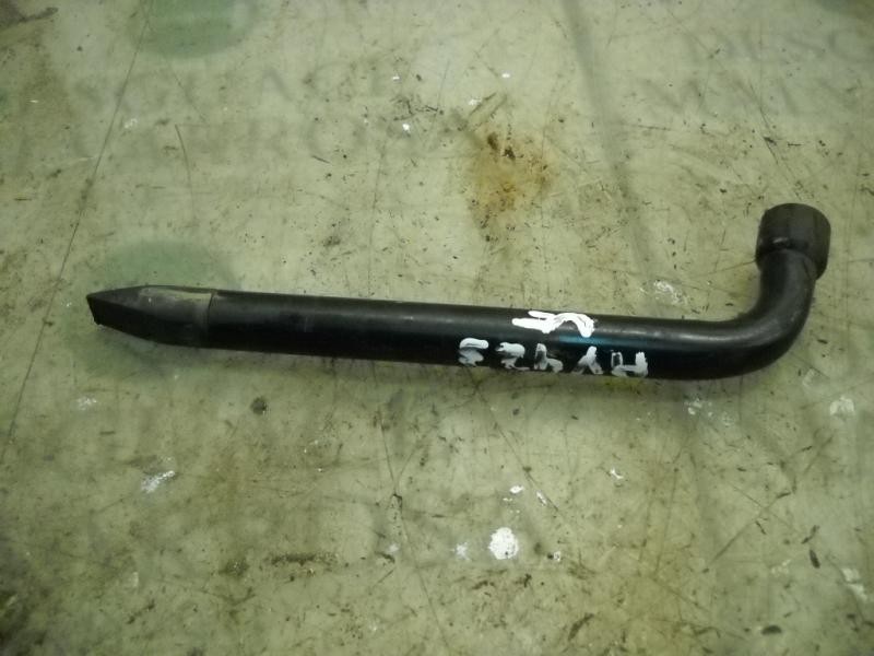 Recambio de llave rueda para ford fiesta (cbk) ghia referencia OEM IAM   