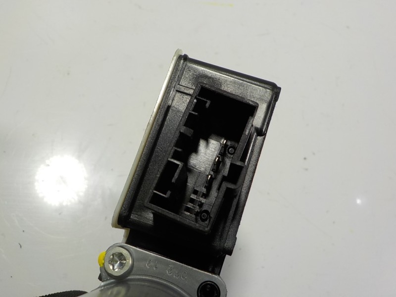 Recambio de motor elevalunas trasero derecho para seat ibiza (kj1) 1.0 referencia OEM IAM 5Q0959812D 5Q0959408 