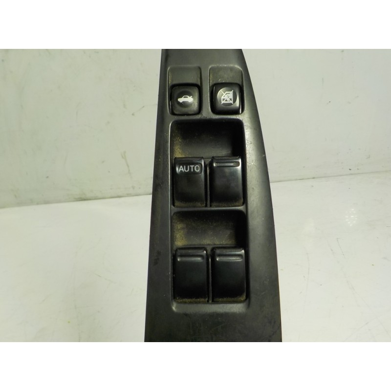 Recambio de mando elevalunas delantero izquierdo para nissan primera berlina (p12) 1.6 cat referencia OEM IAM  25401AV640 