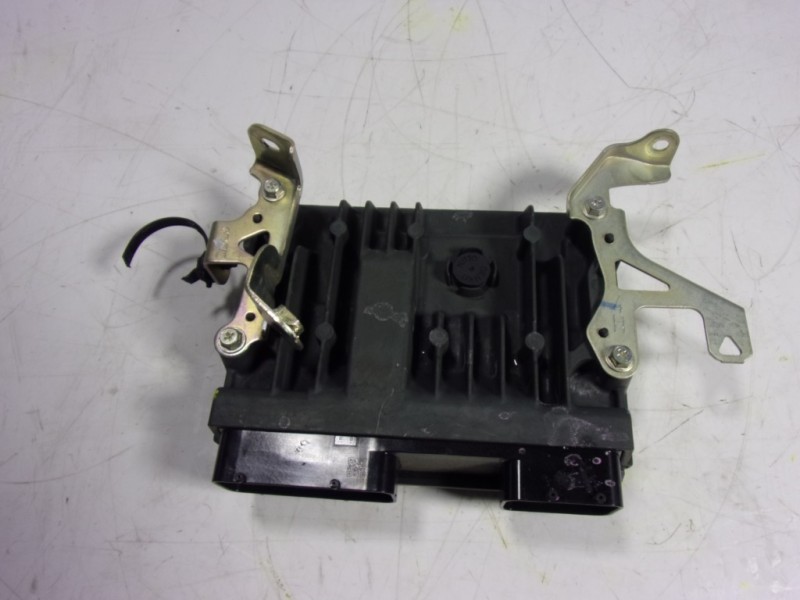 Recambio de centralita motor uce para toyota c-hr 132 kw referencia OEM IAM 89661F4390 89661F4390 MB2763002130