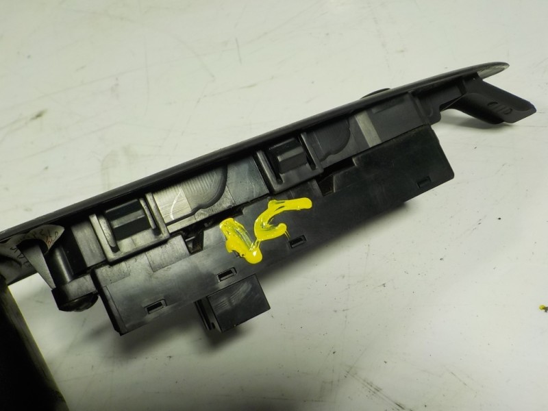 Recambio de mando elevalunas delantero izquierdo para nissan primera berlina (p12) 1.6 cat referencia OEM IAM  25401AV640 