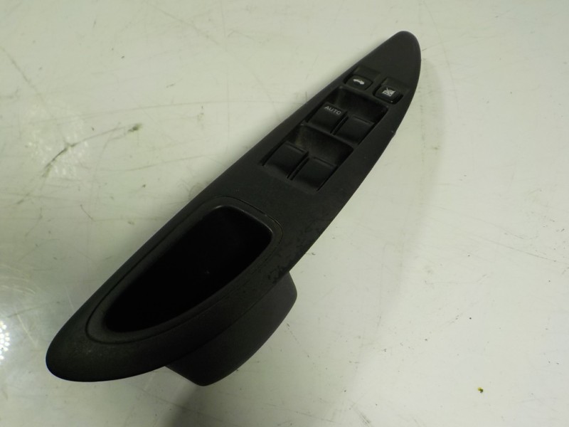 Recambio de mando elevalunas delantero izquierdo para nissan primera berlina (p12) 1.6 cat referencia OEM IAM  25401AV640 
