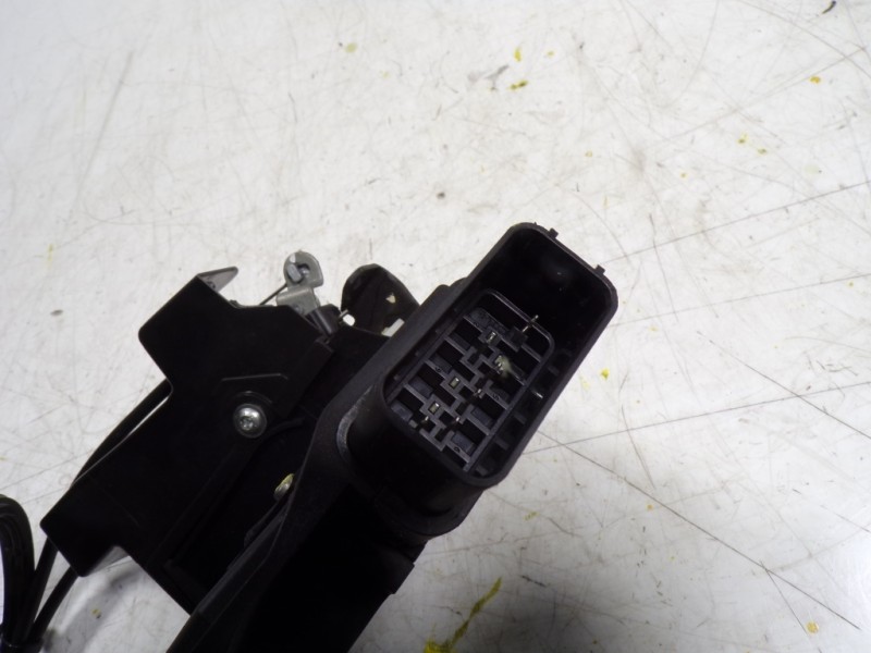 Recambio de cerradura puerta delantera izquierda para volvo c30 1.6 diesel cat referencia OEM IAM  30799308 A048069