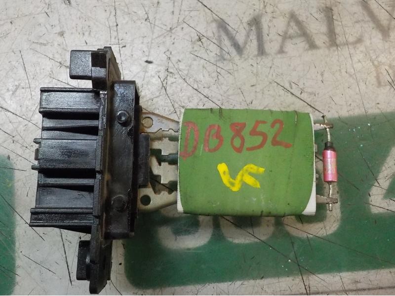 Recambio de resistencia calefaccion para opel corsa e edition referencia OEM IAM 95526380  