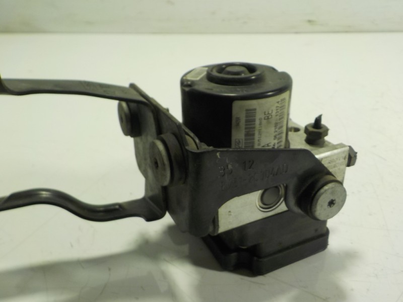 Recambio de abs para ford fiesta (cb1) 1.25 16v cat referencia OEM IAM 1550294 8V512M110AD 