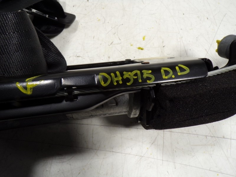 Recambio de cinturon seguridad delantero derecho para volvo c30 1.6 diesel cat referencia OEM IAM 31351426  