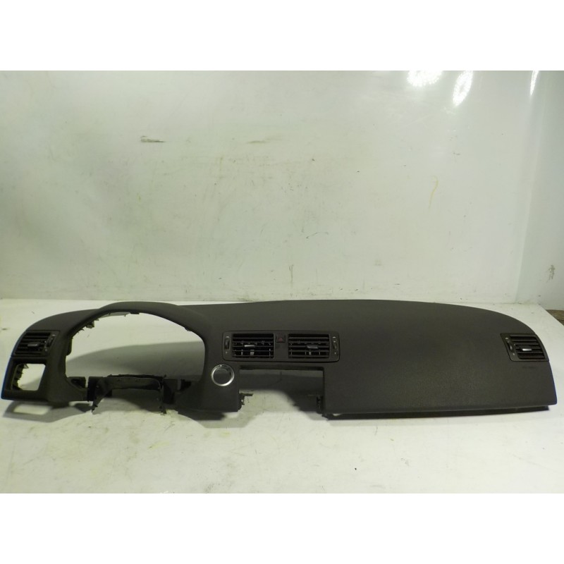 Recambio de salpicadero para volvo c30 1.6 diesel cat referencia OEM IAM 39868868 8623351 8623351