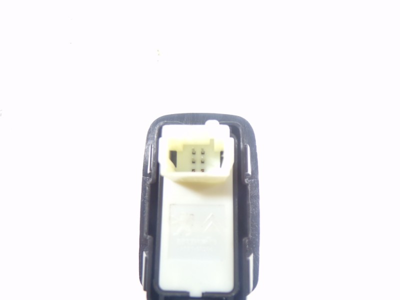 Recambio de mando elevalunas trasero izquierdo para toyota proace city 1.2 12v referencia OEM IAM   