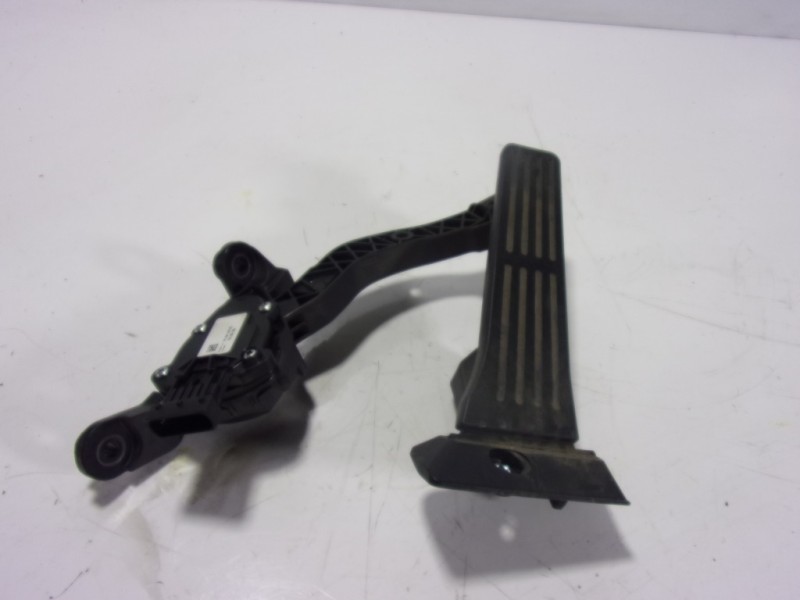 Recambio de potenciometro pedal para kia cee´d 1.6 gdi cat referencia OEM IAM 32700A6100 327003XXXXX 