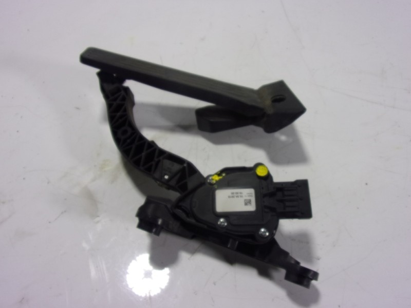 Recambio de potenciometro pedal para kia cee´d 1.6 gdi cat referencia OEM IAM 32700A6100 327003XXXXX 