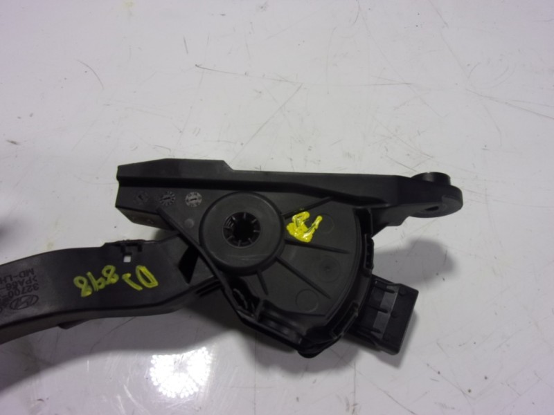 Recambio de potenciometro pedal para kia cee´d 1.6 gdi cat referencia OEM IAM 32700A6100 327003XXXXX 