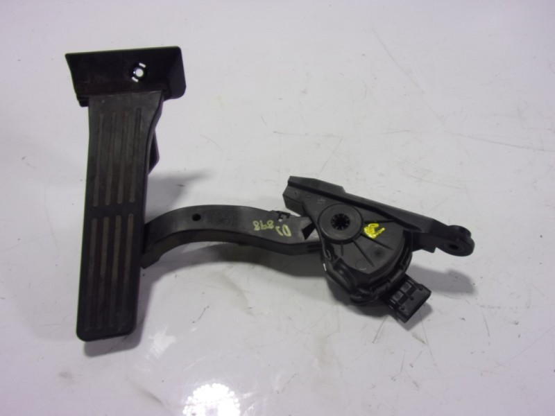 Recambio de potenciometro pedal para kia cee´d 1.6 gdi cat referencia OEM IAM 32700A6100 327003XXXXX 