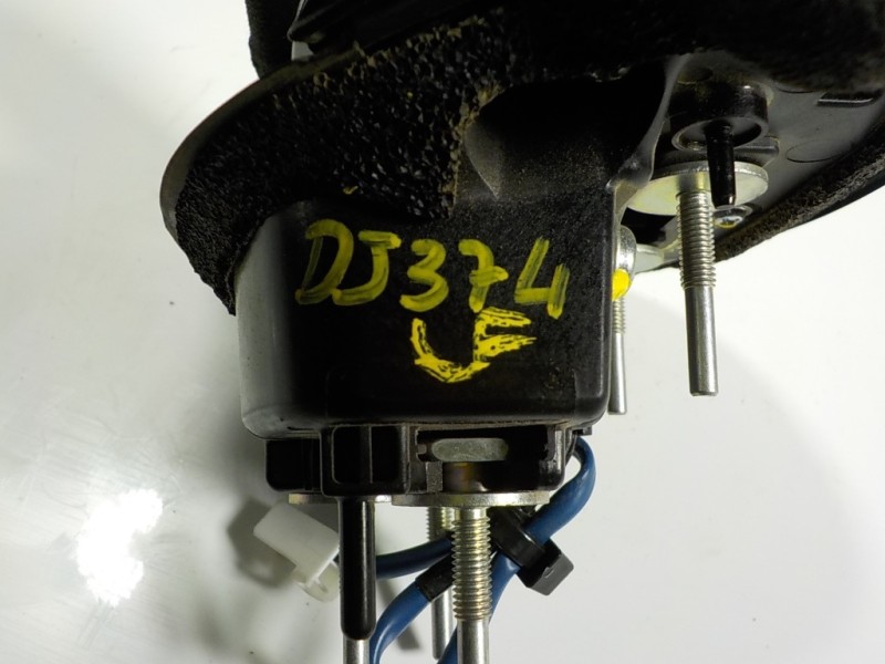 Recambio de maneta porton para mazda 3 berlina (bp) evolution referencia OEM IAM   