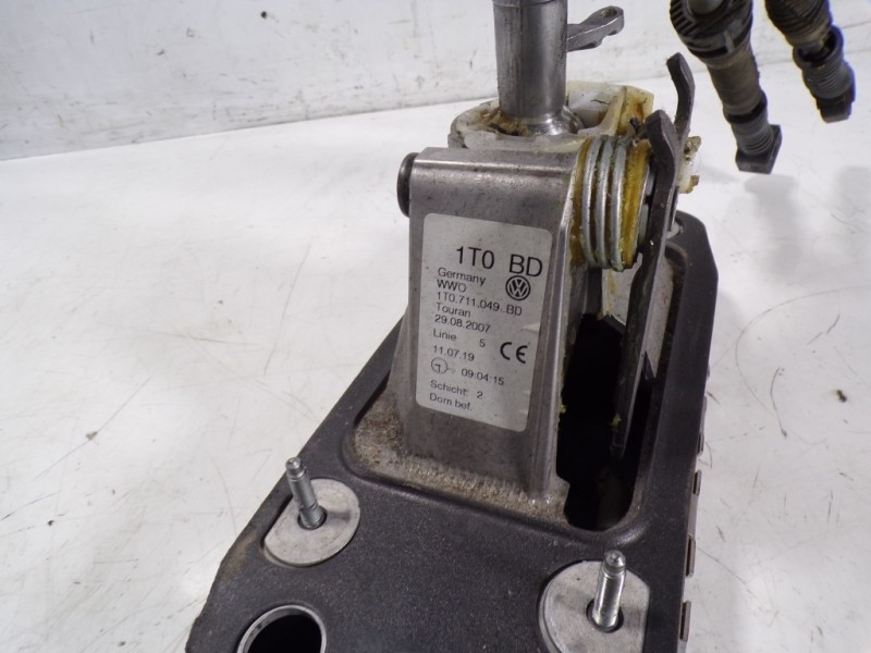 Recambio de palanca cambio para volkswagen caddy furgón/kombi 2.0 tdi referencia OEM IAM 1K0711050A 1T0711049BD 