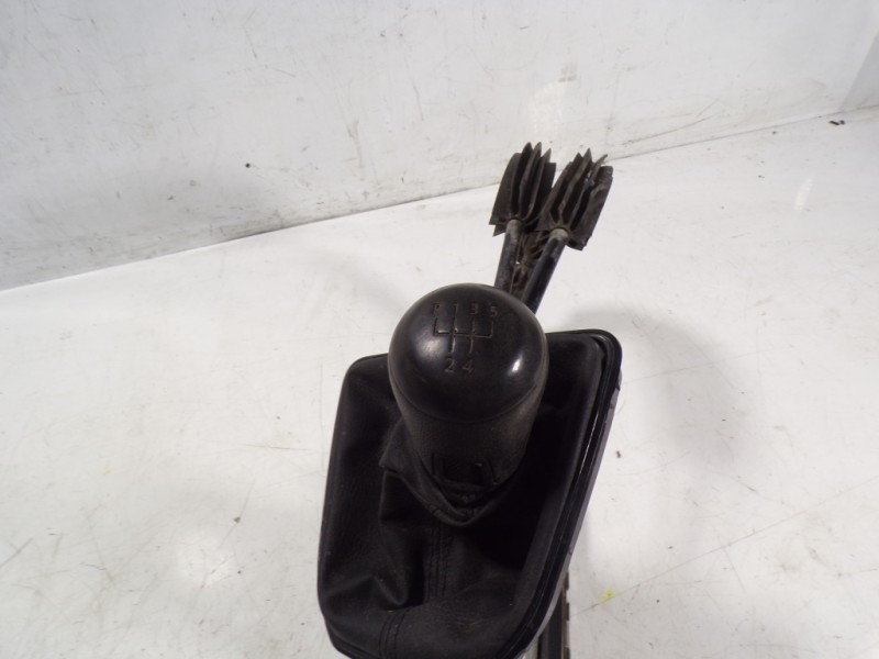 Recambio de palanca cambio para volkswagen caddy furgón/kombi 2.0 tdi referencia OEM IAM 1K0711050A 1T0711049BD 