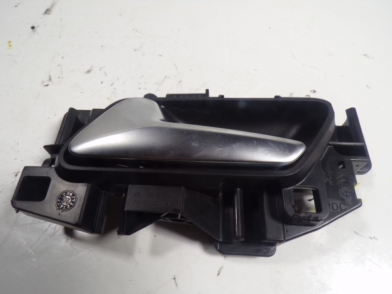 Recambio de maneta interior delantera izquierda para toyota proace city 1.2 12v referencia OEM IAM   